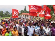  ചിന്നക്കനാലില്‍ കുടില്‍കെട്ടി സമരം:തോട്ടം തൊഴിലാളികളുടെ സമരത്തില്‍ പങ്കുചേര്‍ന്ന് സിഐടിയു