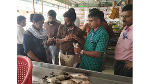  അടിമാലിയിലെ മീന്‍വില്‍പ്പന ശാലകളില്‍ മിന്നൽ പരിശോധന,  മത്സ്യങ്ങളില്‍  ഫോര്‍മാലിന്റെ സാന്നിദ്ധ്യം...!!!