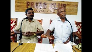 പ്ലസ് വണ്‍ പ്രവേശനം; സീറ്റ് ലഭിക്കാതെ ആയിരത്തോളം പട്ടികവര്‍ഗ വിദ്യാര്‍ഥികള്‍,  വയനാടിനായി ആകെ നീക്കിവെച്ച സീറ്റുകളിലും വന്‍ കുറവ്!