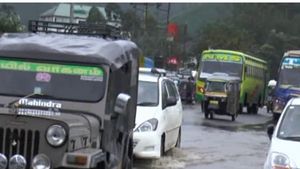 കാലവർഷം ശക്തമാകുന്നു; പൊതുസ്ഥലങ്ങളിലെ അപകടകരമായ  മരങ്ങൾ മുറിക്കാൻ നിർദ്ദേശം