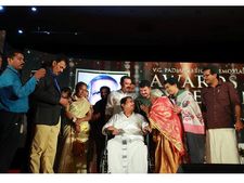     മലപ്പുറം ഫിനാൻസ് ഹാസ്യ സാമ്രാട്ട് പുരസ്കാരം ജഗതിക്ക്: സാലുമരാട തിമ്മക്കക്കും പുരസ്കാരം!