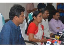 നിപ്പയില്‍ ആശങ്കയൊഴിയുന്നു: ഇനി വരാനുള്ളത്  ഒരാളുടെ പരിശോധനാ ഫലം,  സ്ഥിതിഗതികള്‍ വിലയിരുത്തി!! 