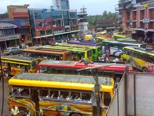 വിദ്യാര്‍ഥികള്‍ ബസില്‍ കേറിയിട്ട് പാസ് നോക്കിയാല്‍ മതി: കർശന നിലപാടുമായി കോഴിക്കോട് ജില്ലാ കളക്ടർ