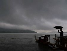 മഴക്കാലം.. പ്രകൃതി ദുരന്തങ്ങളുടെ കാലം!! മഴക്കാല രോഗങ്ങളെയും ആരോഗ്യ പ്രശ്നങ്ങളെയും എങ്ങനെ തിരിച്ചറിയാം? ത‌ടയാനുള്ള മാർഗങ്ങൾ...
