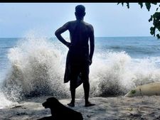 കടൽഭിത്തിയില്ലെങ്കിലും കരിമണൽ ഖനനമുണ്ട്; അമ്പലപ്പുഴയിൽ കടലാക്രമണത്തിൽ ജീവിതം വഴിമുട്ടി തീരദേശവാസികൾ
