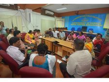 പറവൂരിലെ  നിപ്പാ ബാധ:  പ്രദേശത്തുനിന്ന് ഇന്ന് സാമ്പിളുകള്‍ ശേഖരിക്കും, വിദഗ്ധ സംഘം കൊച്ചിയിൽ!!