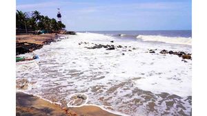 കടലാക്രമണത്തെ പ്രതിരോധിക്കാന്‍ തീരത്ത് കടല്‍ഭിത്തിക്ക് പകരം ഇനി ജിയോ ടെക്‌സ്റ്റല്‍ ട്യൂബുകള്‍;  തിരമാലകളുടെ ശക്തി കുറയുകയും...  മണല്‍ തീരത്തേക്ക് കയറാതെ തടഞ്ഞു നിർത്തും, പ്രത്യേകതകൾ ഇങ്ങനെ...