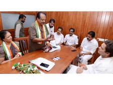 രാഹുലിനെ കണ്ട ആത്മനിര്‍വൃതിയില്‍ ഡോ. സണ്ണിസാമുവലും കുഞ്ഞമ്മ സാമുവലും