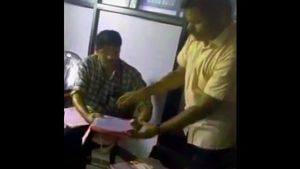  സ്‌കൂള്‍ കുട്ടികളില്‍നിന്നും എയ്ഡഡ് സ്‌കൂള്‍ അധികൃതര്‍ അനധികൃതമായി പണംകൈപ്പറ്റുന്നു, വിജിലന്‍സ് റെയ്ഡില്‍ വ്യാപക ക്രമക്കേടുകള്‍,  മലപ്പുറം ഹയര്‍സെക്കന്‍ഡറി വിദ്യാഭ്യാസ ഉപഡയറക്ടറുടെ ഓഫീസില്‍നിന്നും 95,000 രൂപ പിടികൂടി
