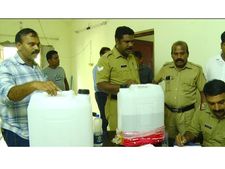 അനധികൃത സ്പിരിറ്റ് വില്‍പ്പന: തൃശൂരിൽ ഒരാൾ അറസ്റ്റിൽ, പിടിച്ചെടുത്തത് 50 ലിറ്ററിലധികം സ്പിരിറ്റ്!!