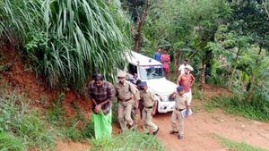 വ്യക്തി വൈരാഗ്യം; തൊഴിലുറപ്പ് തൊഴിലാളിയായിരുന്ന യുവതിയെ വെട്ടിക്കൊലപ്പെടുത്തി;  പ്രതിയെ സംഭവസ്ഥലത്തെത്തിച്ച് തെളിവെടുത്തു, സംഭവം മാനന്തവാടി തലപ്പുഴയിൽ!!
