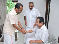 യുഎ ഖാദറിന്റെ ചികിത്സാ ചെലവ് സർക്കാർ ഏറ്റെടുക്കും: ടി പി രാമകൃഷ്ണനും എ കെ ശശീന്ദ്രനും വീട്ടിലെത്തി!