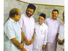  പാലക്കാട്ടെ ശ്രീകണ്ഠനും വടകരയിലെ മുരളിയും  പാണക്കാട്ടെത്തി:  ലീഗുകാരുടെ പിന്തുണയ്ക്ക് നന്ദി!!