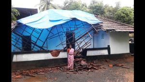 മഴക്കെടുതി: തൃശൂര്‍ ജില്ലയില്‍  117 കുടുംബങ്ങളെ മാറ്റി,  റോഡുകള്‍ ചെളിക്കുഴികളായി, പെരുവഴിയില്‍ ജനം 