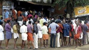 മദ്യത്തിന് എംആർപിയെക്കാൾ വില; പരാതി നൽകിയിട്ടും ഫലമില്ല,  ഉപഭോക്താവിന്റെ പരാതി കോടതി തള്ളി!