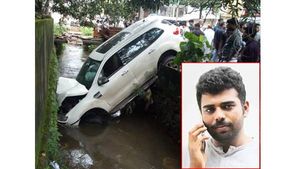 കാറിടിച്ച് ബൈക്ക് യാത്രികനായ യുവാവ് മരിച്ചു, ബൈക്കിലുയുണ്ടായിരുന്ന സഹപ്രവര്‍ത്തകക്ക് ഗുരുതര പരിക്ക് 