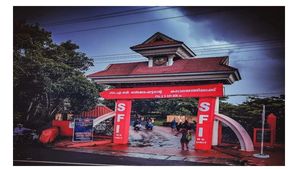 പഴഞ്ഞി എംഡി  കോളജിൽ സംഘർഷം; റാഗിങ്ങിന്റെ പേരില്‍ എസ്എഫ്ഐക്കാര്‍ ഏറ്റുമുട്ടി: നാലുപേര്‍ക്ക് പരുക്ക് 