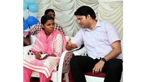  ദിവ്യ ഇനി മലപ്പുറത്തെ ട്രൈബല്‍  ഡെവലപ്‌മെന്റ് ബ്രാന്‍ഡ് അംബാസിഡര്‍