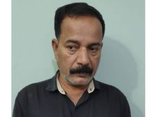 പൊലീസ് ചമഞ്ഞ് കവർച്ച: പ്രതികൾ പിടിയിൽ, പണവുമായി പോയ യുവാവിനെ കാറിൽ കയറ്റി കൊണ്ടുപോയെന്ന്!! 