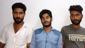 ഓട്ടോയില്‍ കടത്തുകയായിരുന്ന ഏഴരക്കിലോ കഞ്ചാവുമായി മൂന്നു യുവാക്കള്‍ പിടിയില്‍, സംഭവം കോഴിക്കോട്! 