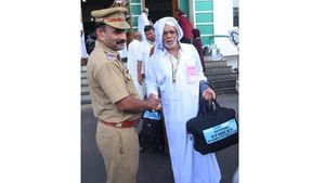  സംസ്ഥാന ഹജ് ക്യാമ്പ് വെള്ളിയാഴ്ച്ച സമാപിക്കും, സമാപന ദിവസമായ ശനിയാഴ്ച്ച നാല് വിമാനങ്ങള്‍ കരിപ്പൂരില്‍ നിന്നും സര്‍വ്വീസ് നടത്തും 