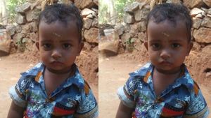 താമരശ്ശേരിയില്‍ പിഞ്ചുകുഞ്ഞ് വാഹനത്തിന് അടിയിൽപ്പെട്ട് മരിച്ചു:  അപകടം സ്കൂള്‍ വാനിടിച്ച്!!  