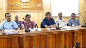 ഇടുക്കിയിലെ കെട്ടിട  നിര്‍മാണ പ്രശ്‌നങ്ങള്‍ അടിയന്തിരമായി പരിഹരിക്കും;  കെട്ടിടനിര്‍മ്മാണ മേഖലയിലെ തീര്‍പ്പാക്കാത്ത    കേസുകള്‍ ജൂലൈ 10 നകം പൂര്‍ത്തിയാക്കണമെന്ന് ജില്ലാ കളക്ടര്‍!