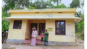 ലൈഫിലൂടെ പുതുജീവിതം കിട്ടിയവര്‍ നിരവധി: അച്ചുതനും കുടുംബത്തിനും ഇനി അടച്ചുറപ്പുള്ള വീട്ടിലുറങ്ങാം