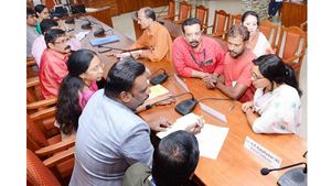വയനാട്ടില്‍ ബാലാവകാശ കമ്മീഷന്‍ സിറ്റിംഗ്: നാല് ജില്ലകളില്‍ നിന്നും ലഭിച്ചത് 162 പരാതികള്‍!!
