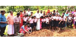 കൃഷി വകുപ്പ് ജീവനക്കാരും മാധ്യമ പ്രവര്‍ത്തകരും ഒത്തു ചേര്‍ന്നു: സ്‌കൂളുകളില്‍ ജൈവപച്ചക്കറി കൃഷി