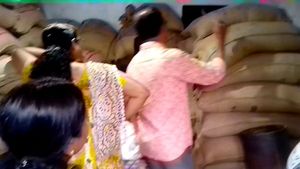  പുന്നയൂര്‍ക്കുളം വടക്കേക്കാട് കല്ലിങ്ങലിലെ റേഷൻ കടയിൽ വിജിലൻസ് പരിശോധന;  ബോർഡ് ഇല്ല, സ്റ്റോക്ക് നിലവാരമില്ല, റേഷൻ വിഹിതം നൽകാതിരിക്കൽ, കണ്ടെത്തിയത് വൻ ക്രമക്കേട്!