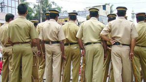 ഡിവൈഎസ്പിയുടെ വെടിവെപ്പ്; എന്‍ജി. കോളെജ് സമരത്തിലെ പ്രതികളെ വെറുതെ വിട്ടു