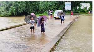 കോഴിക്കോടൻ മലയോരം നിറഞ്ഞു കവിയുന്നു, ഇരുവഞ്ഞിപ്പുഴയും ചെറുപുഴയും കരകവിഞ്ഞൊഴുകുന്നു