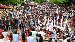 കെഎസ് യു വംശനാശം സംഭവിക്കുന്ന സിംഹവാലന്‍ കുരങ്ങ്; അഞ്ച് വർഷമായി എവിടെയായിരുന്നു... രൂക്ഷ വിമർശനവുമായി എസ്എഫ്ഐ സംസ്ഥാന സെക്രട്ടറി