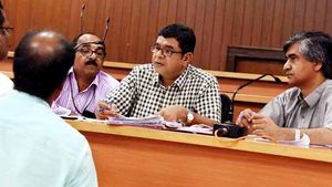 മക്കളെയും കൂട്ടി മരുമകൾ മറ്റൊരാളുകൂടെ ഇറങ്ങി പോയി; കുട്ടികളെ തിരിച്ച് വേണമെന്ന് ഭർത്താവിന്റെ അമ്മ, ബാലാവകാശ കമ്മീഷനിൽ പരാതി നൽകി, 15 ദിവസത്തിനകം റിപ്പോർട്ട് സമർപ്പിക്കാൻ ഉത്തരവ്!