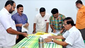 പ്രൊബേഷന്‍ ഓഫീസര്‍ ഗ്രേഡ് രണ്ട്  തസ്തിക;  പിഎസ് സി പരീക്ഷയ്ക്ക് കേന്ദ്രം തൃശൂരും പാലക്കാടും,  മനുഷ്യാവകാശ കമ്മീഷന്‍ വിശദീകരണം തേടി