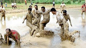  വയനാട് മഴ മഹോത്സവം; കായികമത്സരങ്ങള്‍ക്ക് ശനിയാഴ്ച തുടക്കമാവും, മഡ് ഫുട്‌ബോള്‍ മത്സരം വള്ളിയൂര്‍ക്കാവ്, പനമരം വയലുകളില്‍!!