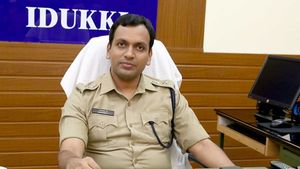 ടി നാരായണന്‍ ഇടുക്കി ജില്ലാ പോലീസ് മേധാവിയായി ചുമതലയേറ്റു: നെടുകണ്ടം കസ്റ്റഡി മരണത്തില്‍ കൂടുതല്‍ പോലീസുകാരിലേക്കും അന്വേഷണം,  പ്രതിഷേധവുമായി സിപിഐ രംഗത്ത്!