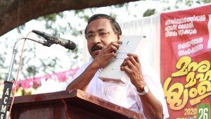 കേന്ദ്രമന്ത്രി കോഴിക്കോട് മാധ്യമങ്ങളുടെ യോഗം വിളിച്ചത് സർക്കാറിനെ അട്ടിമറിക്കാനോ: പി മോഹനന്‍