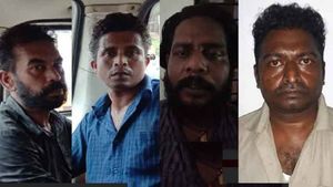 തൃശൂരില്‍ വന്‍ കഞ്ചാവ് വേട്ട; ഒന്നര കോടിയുടെ കഞ്ചാവ് പിടിച്ചു, നാല് പേര്‍ അറസ്റ്റില്‍