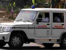 ലോക്ക് ഡൗണിൽ എസ്‌ഐക്ക് പണി ചാരായം കടത്തൽ, കൂട്ടിന് പൊലീസുകാരും സര്‍ക്കാർ ജീപ്പും, പിന്നാലെ മുട്ടൻപണി