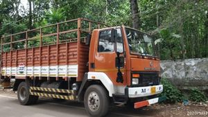 ജനവാസ സ്ഥലത്ത് അറവ് മാലിന്യം തളളി, സിസിടിവി കുടുക്കി, മൂന്ന് പേർ വാഹനമടക്കം പിടിയിൽ