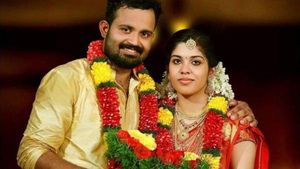ആതിര ആ വാര്‍ത്തയറിഞ്ഞു; അവസാനമായി നിധിനിനെ കാണാന്‍ വീല്‍ചെയറില്‍ മോര്‍ച്ചറിക്കരികിലേക്ക്