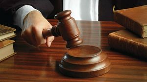 അയ്യന്തോളി ഫ്‌ളാറ്റ് കൊലപാതകം; മുന്‍ കോണ്‍ഗ്രസ് നേതാവിനും കാമുകിക്കും ജീവപര്യന്തം, 9 ലക്ഷം പിഴ