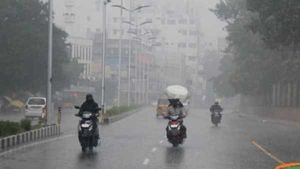 സംസ്ഥാനത്ത് അതിതീവ്ര മഴക്ക് സാധ്യത; ഇടുക്കിയിൽ റെഡ് അലേർട്ട്!! വിവിധയിടത്ത് ഓറഞ്ച്, യെല്ലോ അലർട്ട്