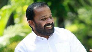 പതാക ഉയര്‍ത്തിയത് കളക്ടര്‍, മന്ത്രിയും ചീഫ് വിപ്പും എവിടെ? രാഷ്ട്രപതിക്ക് പരാതി നല്‍കാന്‍ കോണ്‍ഗ്രസ്
