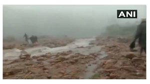  രാജമലയിൽ നിന്ന് കണ്ടെടുത്തത് 11 മൃതദേഹങ്ങൾ: രക്ഷാപ്രവർത്തനം ഊർജ്ജിതം, എൻഡിആർഎഫ്  ഇടുക്കിയിലേക്ക്
