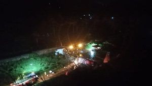 കരിപ്പൂരില്‍ വിമാനം വീണത് മുപ്പതടി താഴ്ച്ചയിലേക്ക്, 3 പേര്‍ മരിച്ചു, ലാന്‍ഡ് ചെയ്ത അതേ വേഗത്തില്‍...