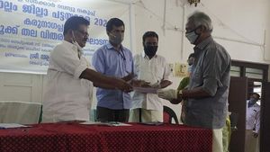 സ്വന്തം ഭൂമിക്ക് വേണ്ടി പൊരുതിയത് നീണ്ട 68 വർഷങ്ങൾ, 90കാരിയായ നാണിക്ക് ഒടുവിൽ ഒരു പിടി മണ്ണ് സ്വന്തം