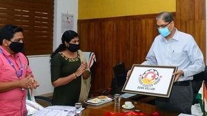 'ഇതായിരുന്നു എന്റെ മുറി'; 33 വർഷങ്ങൾക്ക് മുൻപ് ഉപയോഗിച്ച മുറിയിലേക്ക് ചീഫ് സെക്രട്ടറി